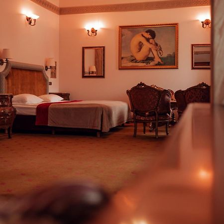 Hotel Ambasada Boleslawiec Болеславец Экстерьер фото