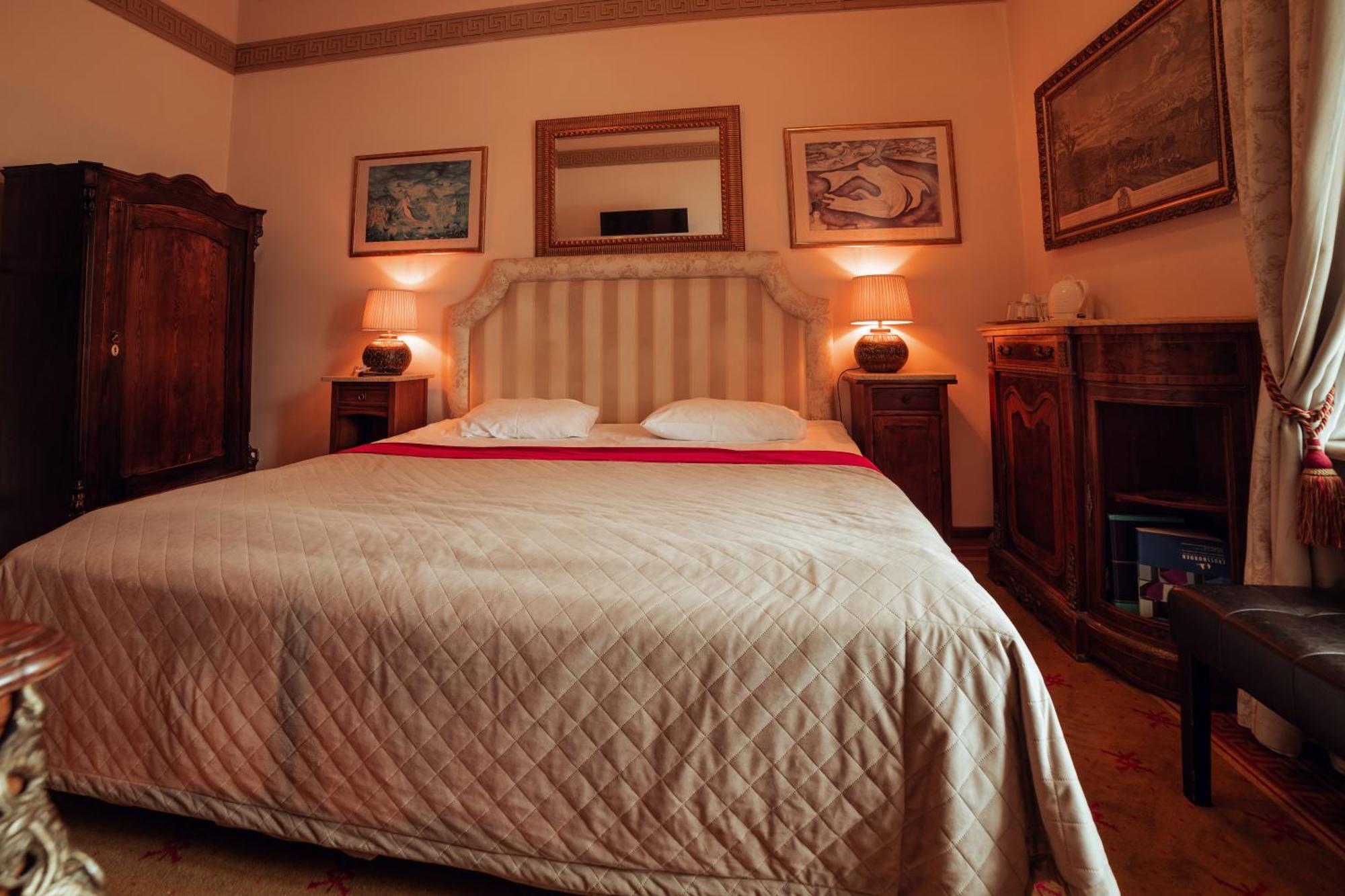 Hotel Ambasada Boleslawiec Болеславец Экстерьер фото